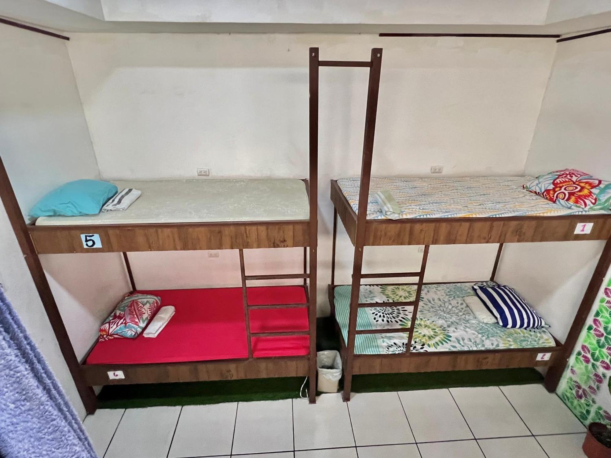 Cheap Hostel Quepos Exterior photo