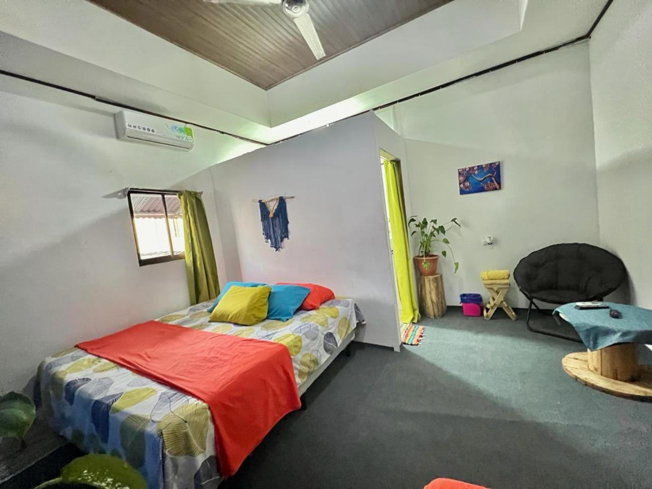 Cheap Hostel Quepos Exterior photo
