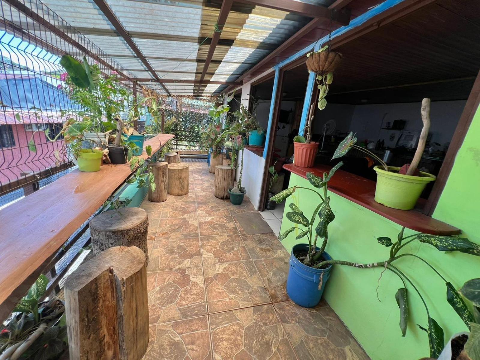 Cheap Hostel Quepos Exterior photo